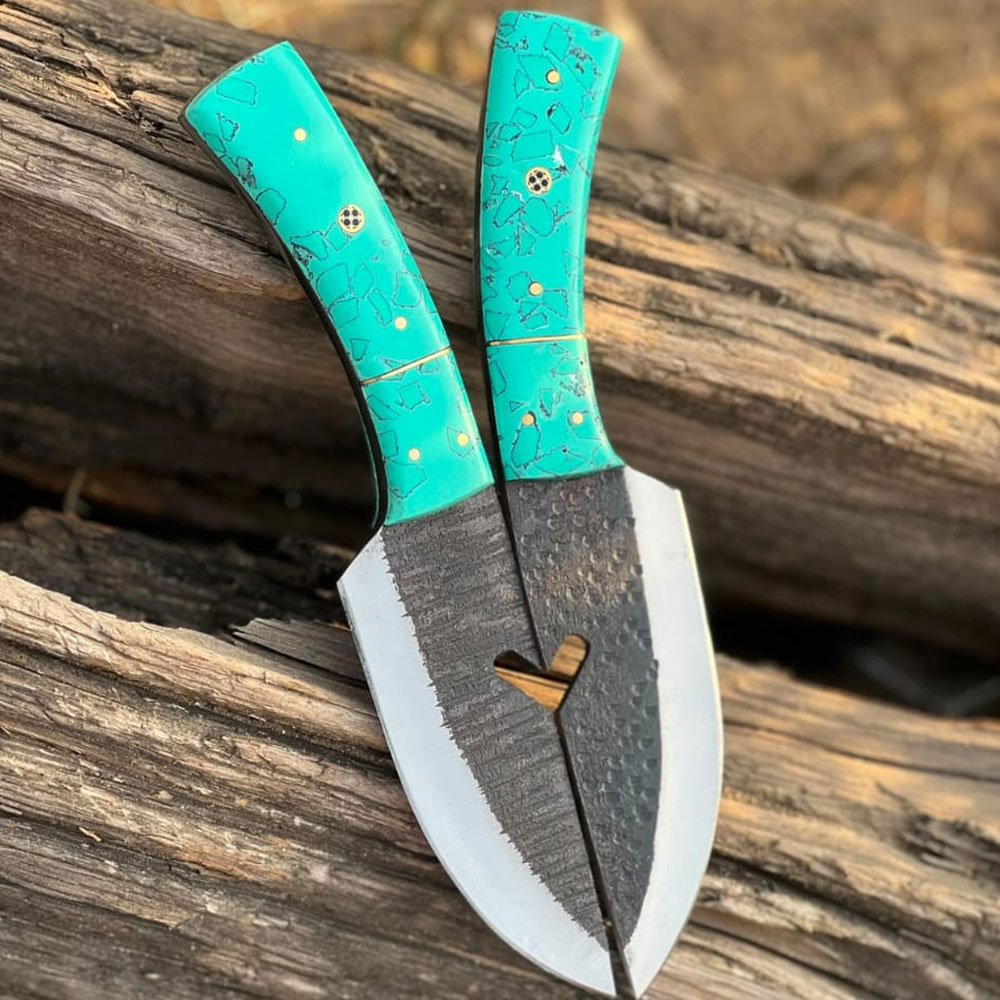 Turquoise Resin Hunting Knife - Image 3